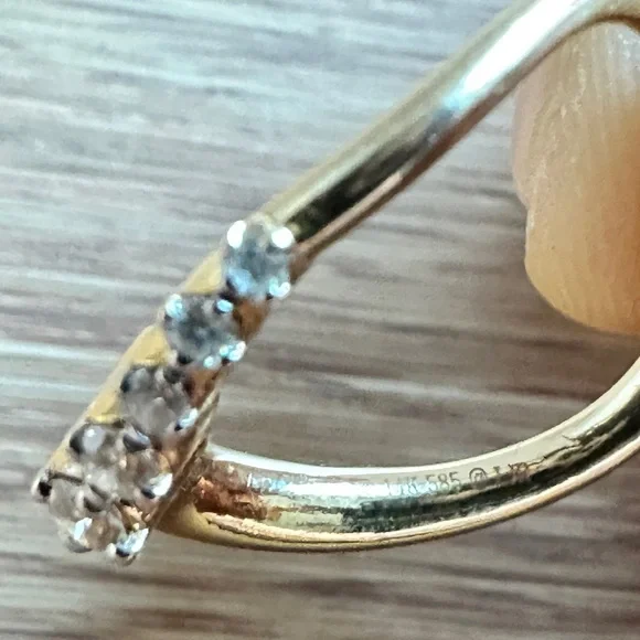 14k gold & genuine mined diamond melt curved ring - Picture 7 of 11